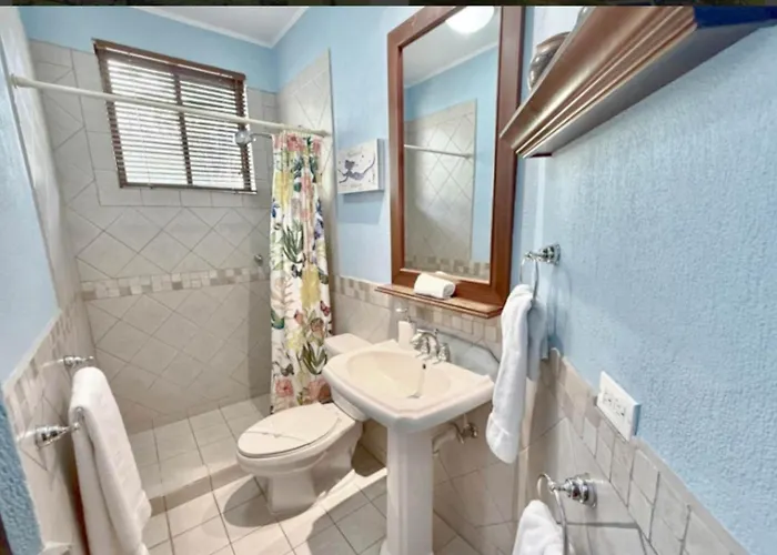4 Bedroom, 4 Bath, Golf Course, Reserva Conchal Apartamento
