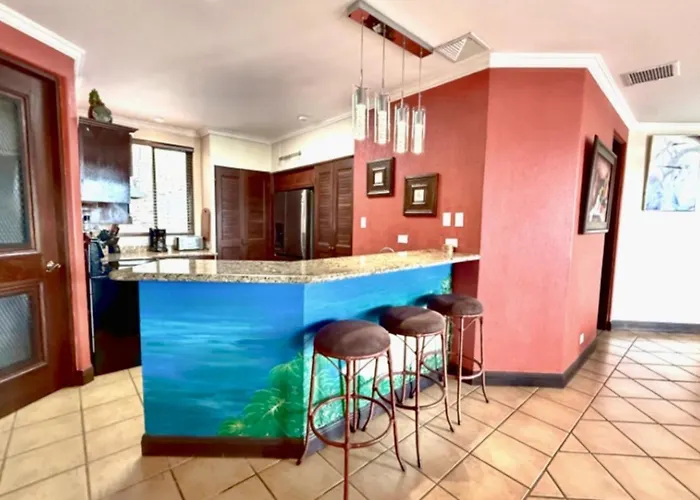 4 Bedroom, 4 Bath, Golf Course, Reserva Conchal Apartamento