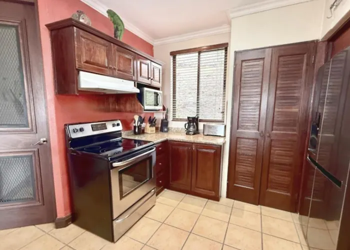 4 Bedroom, 4 Bath, Golf Course, Reserva Conchal Apartamento *