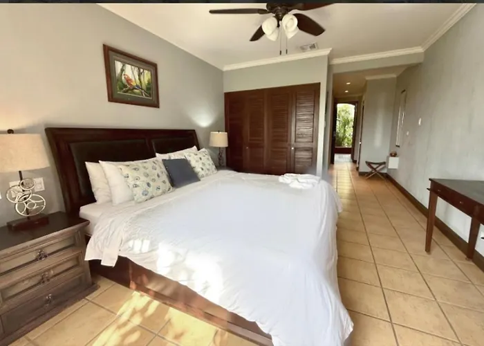 4 Bedroom, 4 Bath, Golf Course, Reserva Conchal Apartamento Playa Conchal